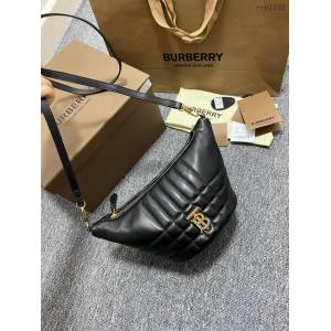 Burberry專門店新款絎縫腰包 巴寶莉羔羊皮新月形斜挎腰包 yxb1131
