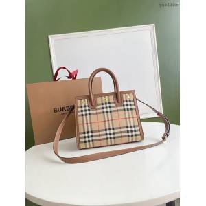 Burberry專門店新款小號Title泰爾勒手袋 巴寶莉Vintage復古格紋手提肩背女包 yxb1155