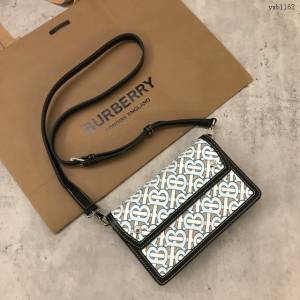 Burberry專門店新款精巧斜背包 巴寶莉品牌Horseferry印花女士肩背包 yxb1162