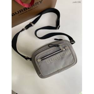 Burberry專門店新款Vintage復古格紋斜背包 巴寶莉男士斜挎包 yxb1191