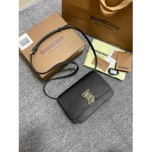 Burberry專櫃新版型立挺TB專屬標識鎖扣包 巴寶莉粒紋皮單肩斜挎女包 yxb1220