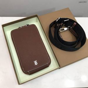 Burberry專門店新款粒紋皮革手機包保護套 巴寶莉手提袋 yxb1263