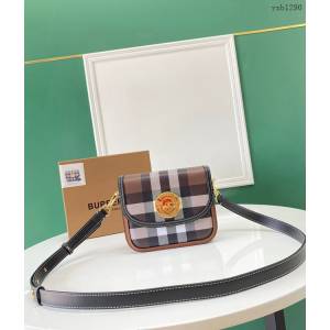 Burberry專門店新款小號斜背包 巴寶莉全皮肩背女包 yxb1290