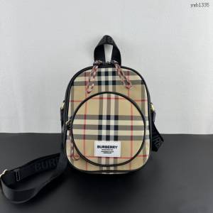 Burberry專門店新款格紋斜挎包 巴寶莉雙拉鏈口袋手提單肩包 yxb1335