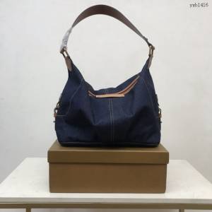 Burberry專門店新款中古腋下包 巴寶莉牛皮手腕肩背包 yxb1416