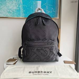 Burberry專門店新款男士後背包 巴寶莉經典皮革裝飾雙肩包 yxb1457