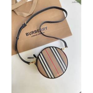 Burberry專門店新款圓餅包 巴寶莉棉質帆布拼皮革圓形斜挎包 yxb1473
