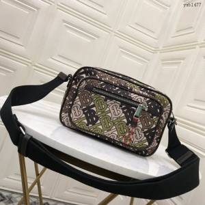 Burberry專門店新款Vintage復古格紋斜背包 巴寶莉肩背相機包男包 yxb1477