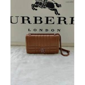 Burberry專門店新款絎縫時裝秀款Lola蘿拉包 巴寶莉皮革鏈條單肩斜挎女包 yxb1484