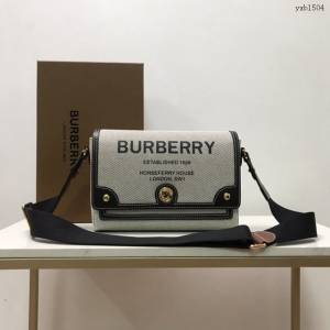 Burberry專門店新款背斜女包 巴寶莉經典帆布配皮翻蓋女士肩背包 yxb1504