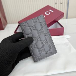Gucci專櫃經典印花女士錢包 古馳Emblem系列短款錢包錢夾 850183  gc1052