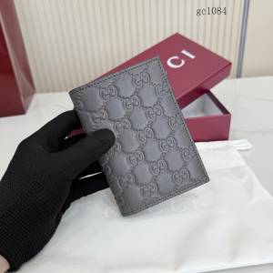 Gucci專櫃2026新款雙G印花雙折錢夾護照夾 古馳Emblem系列深灰對折女士錢包 850184  gc1084