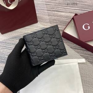 Gucci專櫃2026新款男女短款雙折錢夾 古馳Emblem系列雙G印花對折錢包 850177  gc1094