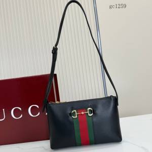 Gucci專櫃2026新款經典織帶腋下包 古馳馬銜扣男女同款單肩斜挎包 867130  gc1259